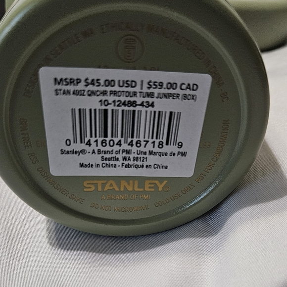Stanley  Tumbler 40 oz (1.18 L)Soft olive green color. - Picture 5 of 6